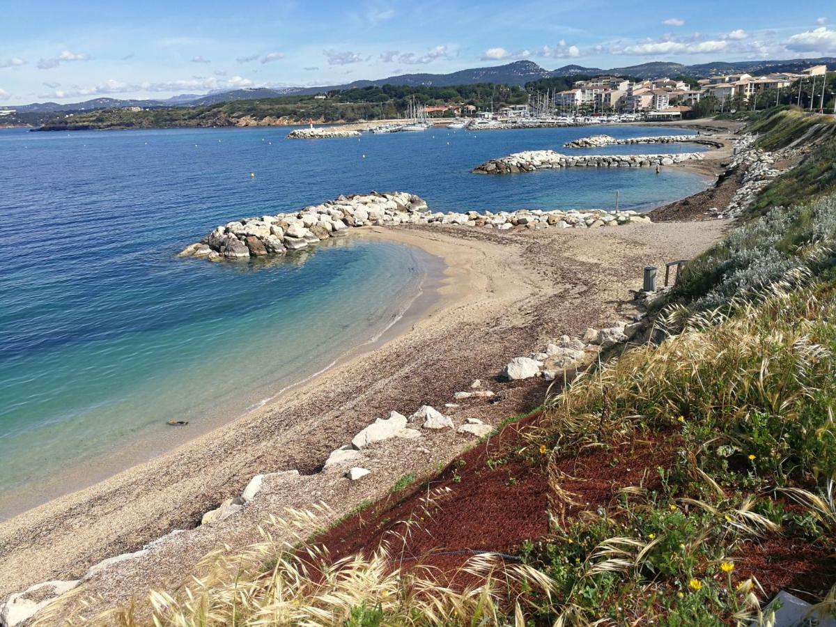 T2 climatisé domaine de la Coudoulière devant la plage, terrasse vue mer au milieu de la pinède au calme sans vis à vis dernier étage Six-Fours-les-Plages Exterior foto